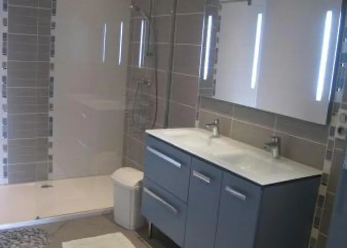 Contemporain En Ecovillage Avec Grande Terrasse Et Proximite Attractions, 3 Chambres, Pmr - Fr-1-584-123